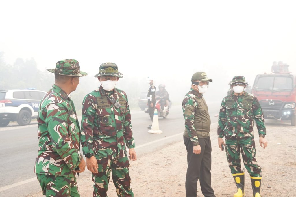 Karhutla Sambang Lihum, Tanah Gambut Dibalik untuk Putus Api Bawah Tanah