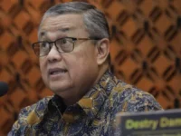Gubernur Bank Indonesia Perry Warjiyo terkait keputusan suku bunga BI 5,75 persen pada Oktober 2026.