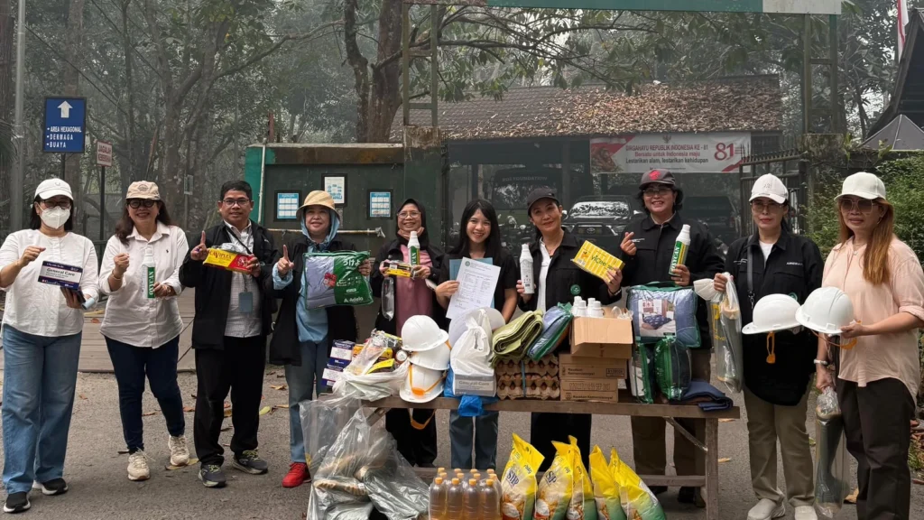 Relawan Karhutla Terima Sembako, Forsiladi Kalteng Bantu Perawatan Orangutan