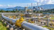 Infrastruktur jaringan pipa distribusi gas alam untuk mendukung kebutuhan energi domestik dan pembangkit listrik Indonesia.