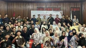 Asisten Intelijen Kejati Kalteng Hendri Hanafi dan Ketua IPMK Palangka Raya Muhammad Sya’ban bersama mahasiswa Kotawaringin Timur dalam Makrab di Palangka Raya.