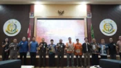 Kejati Kalteng apresiasi relawan karhutla dalam kegiatan penghargaan bagi petugas pemadam kebakaran hutan dan lahan di Palangka Raya.