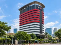 KPK tetapkan lima tersangka OTT BNPB terkait dugaan korupsi pengadaan dana kebencanaan Oktober 2026.