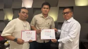 Asprov PSSI Kalteng menyerahkan lisensi wasit futsal level II di Palangka Raya