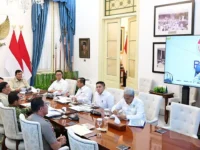 Presiden Prabowo pimpin rapat koordinasi pemerintah membahas percepatan penanganan karhutla.
