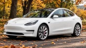 Tesla Model 3 terbaru dengan layar 16 inci dan fitur V2L